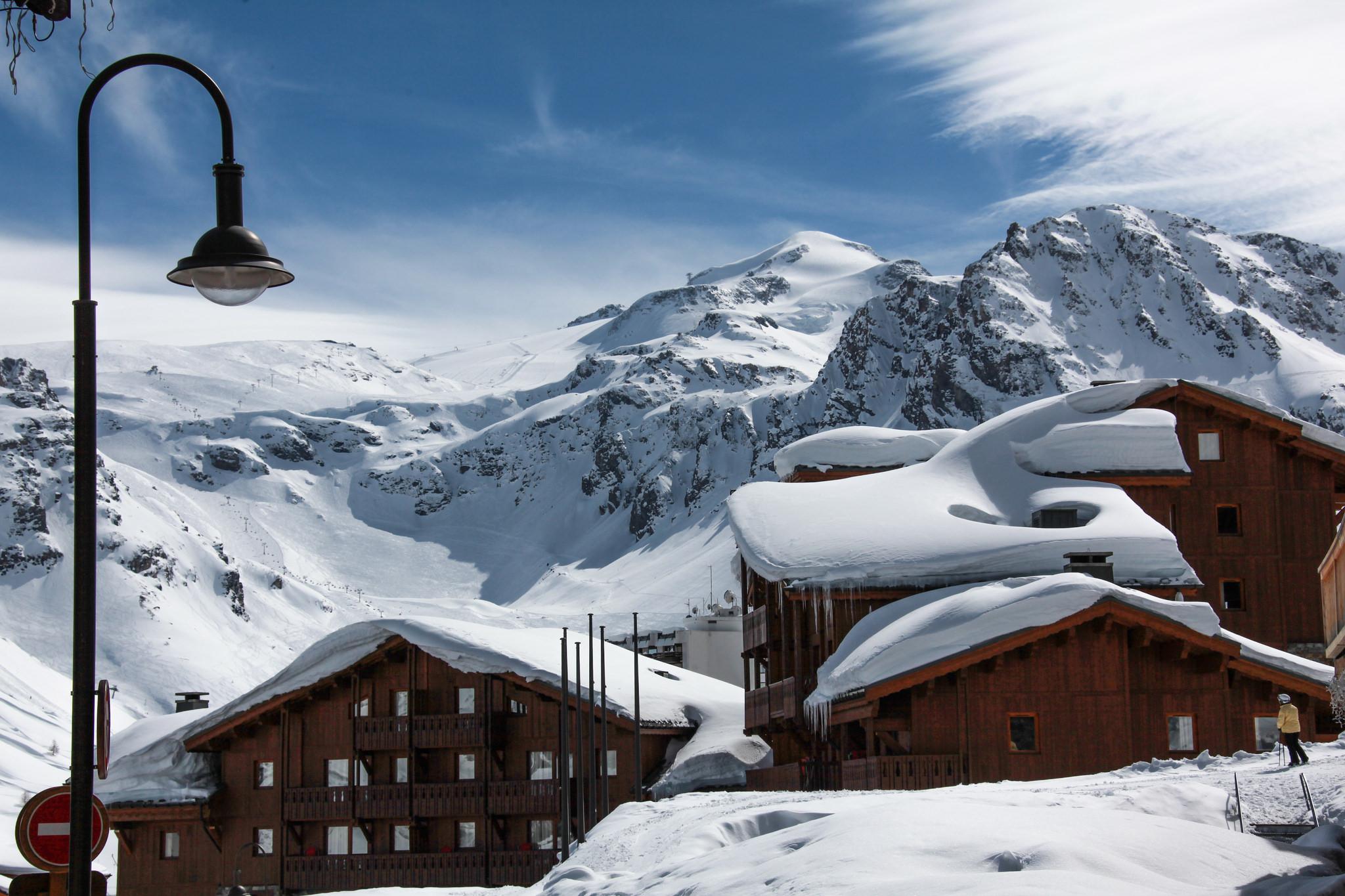 Hotel Village Montana By Les Etincelles Тинь Экстерьер фото