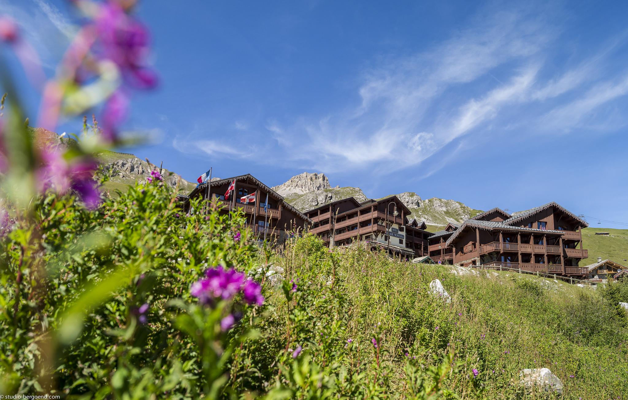 Hotel Village Montana By Les Etincelles Тинь Экстерьер фото