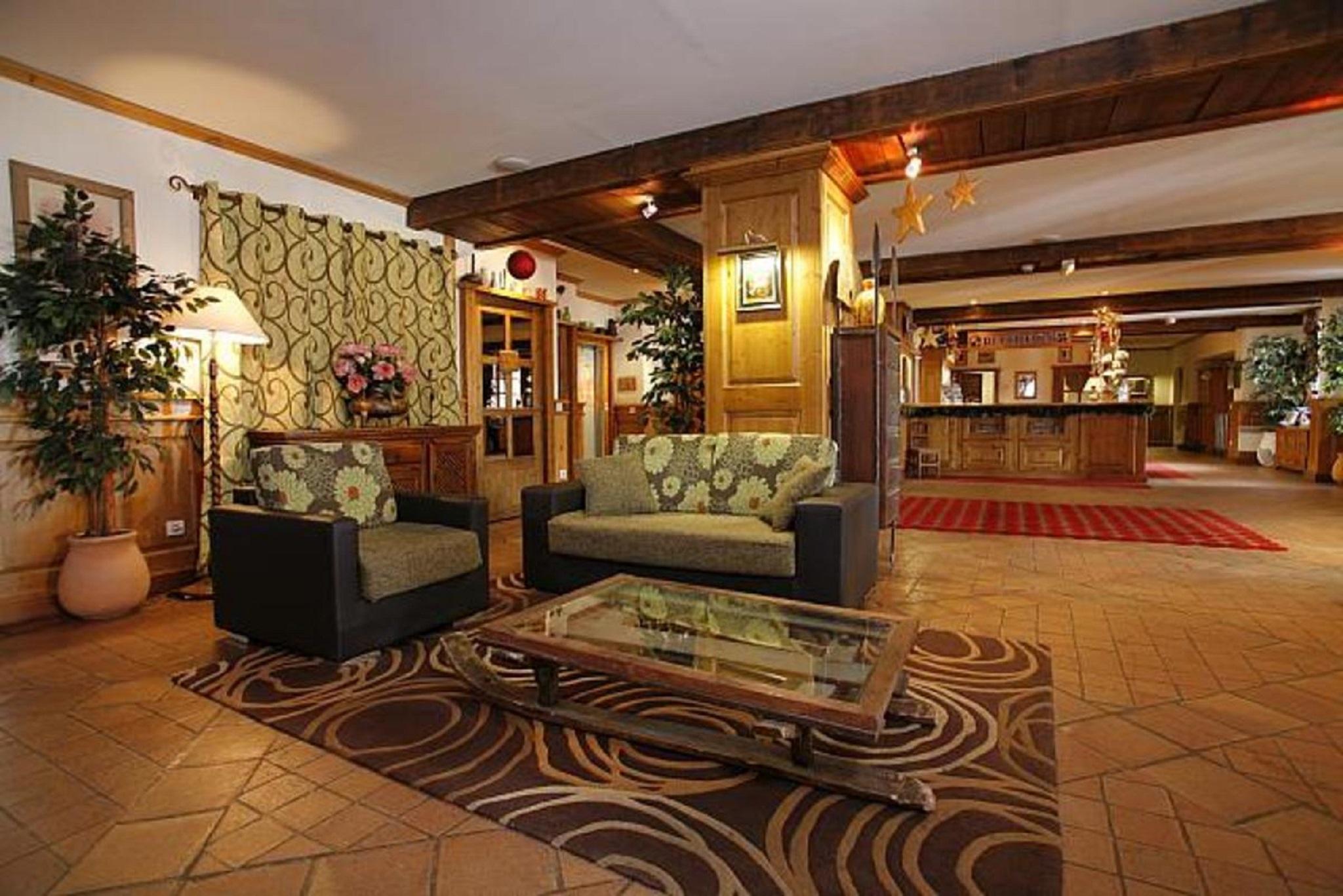 Hotel Village Montana By Les Etincelles Тинь Экстерьер фото