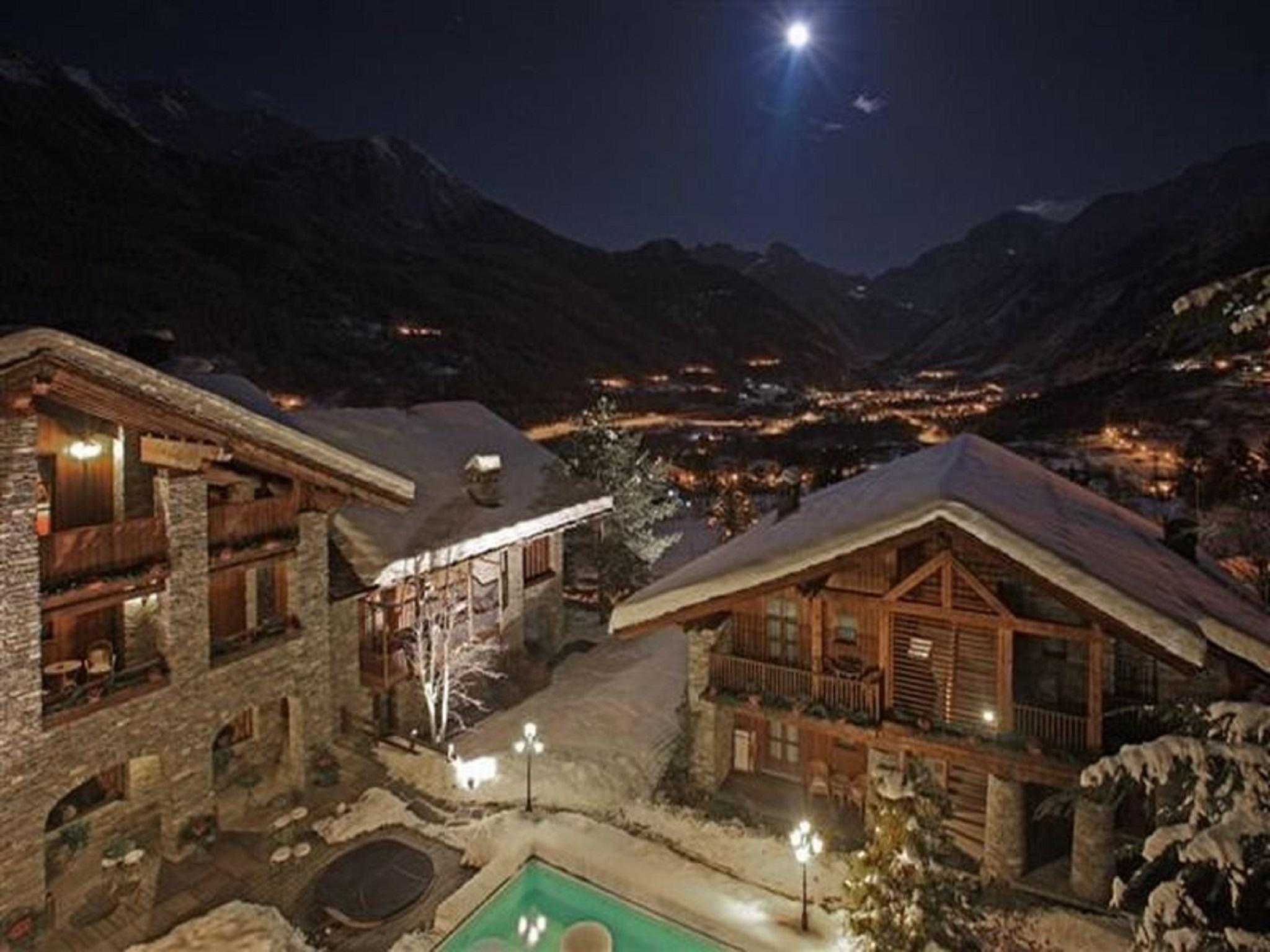 Hotel Village Montana By Les Etincelles Тинь Экстерьер фото